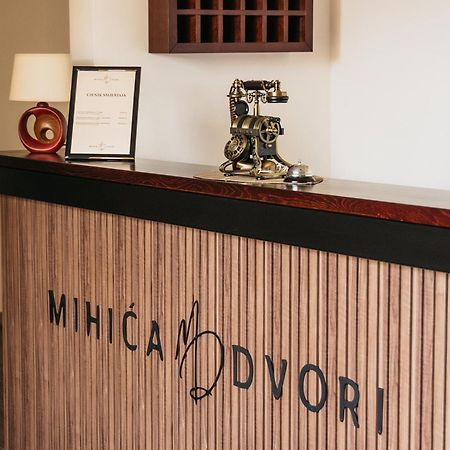 Hotel Pansion Mihica Dvori Babina Greda Esterno foto