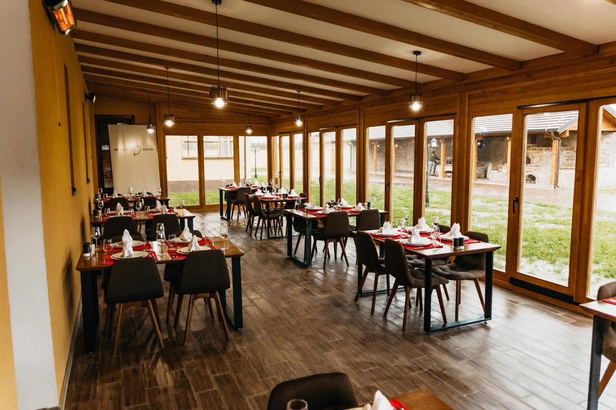 Hotel Pansion Mihica Dvori Babina Greda Esterno foto