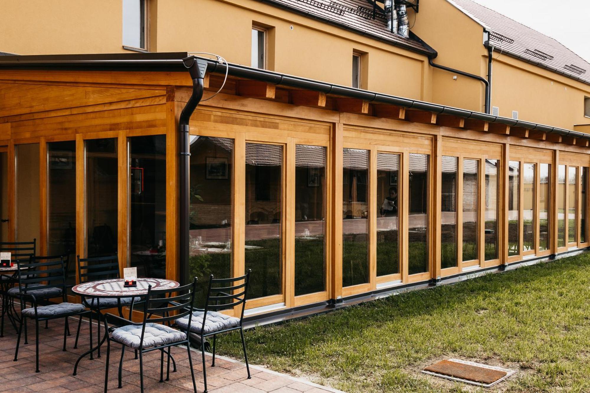 Hotel Pansion Mihica Dvori Babina Greda Esterno foto